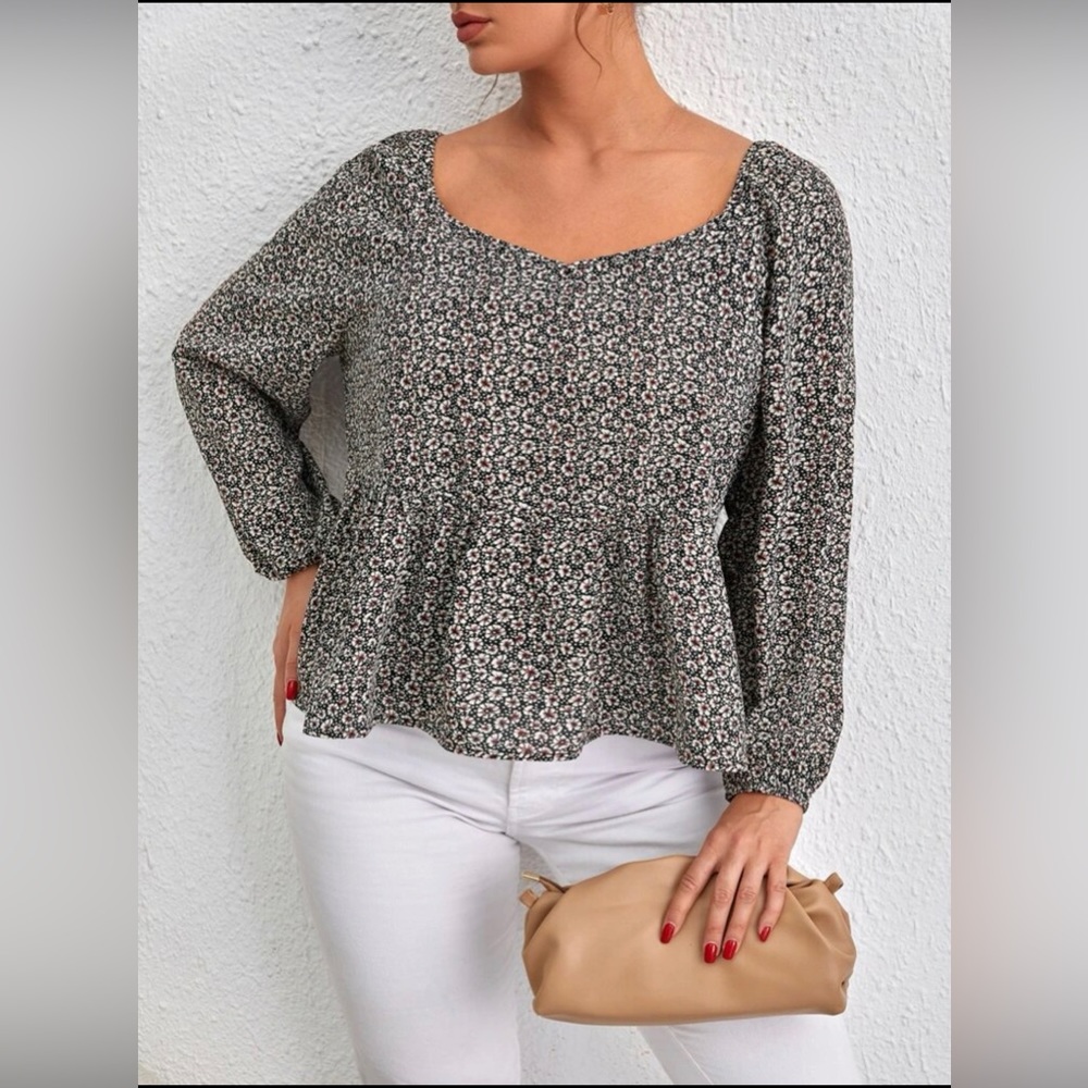 Ditsy Floral Bishop Sleeve Sweetheart Neck Blouse